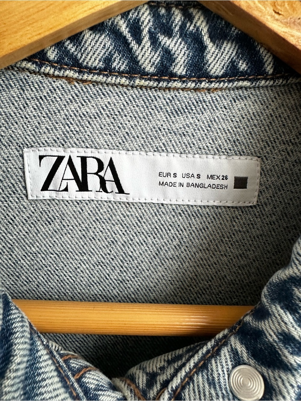 ZARA Oversized Washed Denim Jacket Size Small - Picture 3 of 4